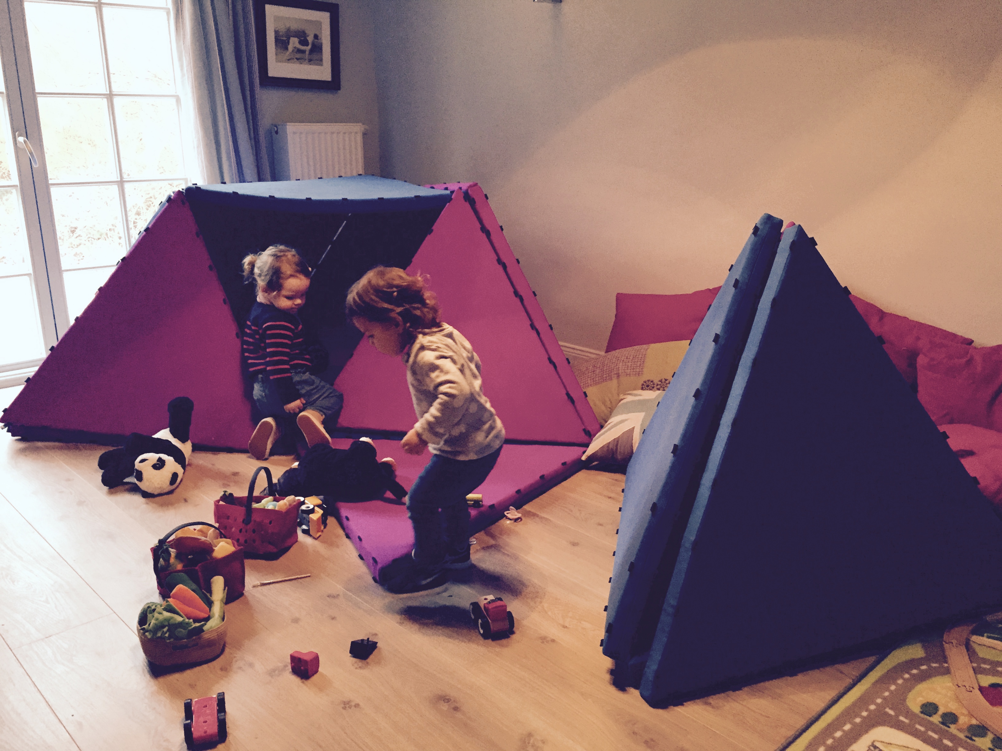 Tukluk <br>Möbel, Spielzeug und Dreieck