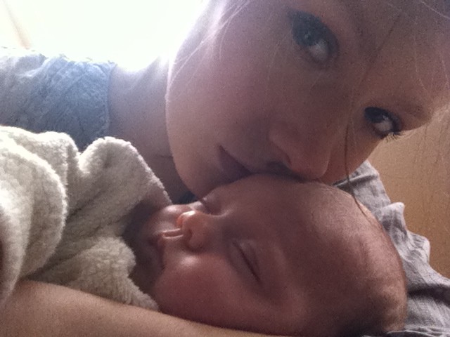 Franzi mit ihrem Baby Rosa bei The Day That auf Mummy Mag