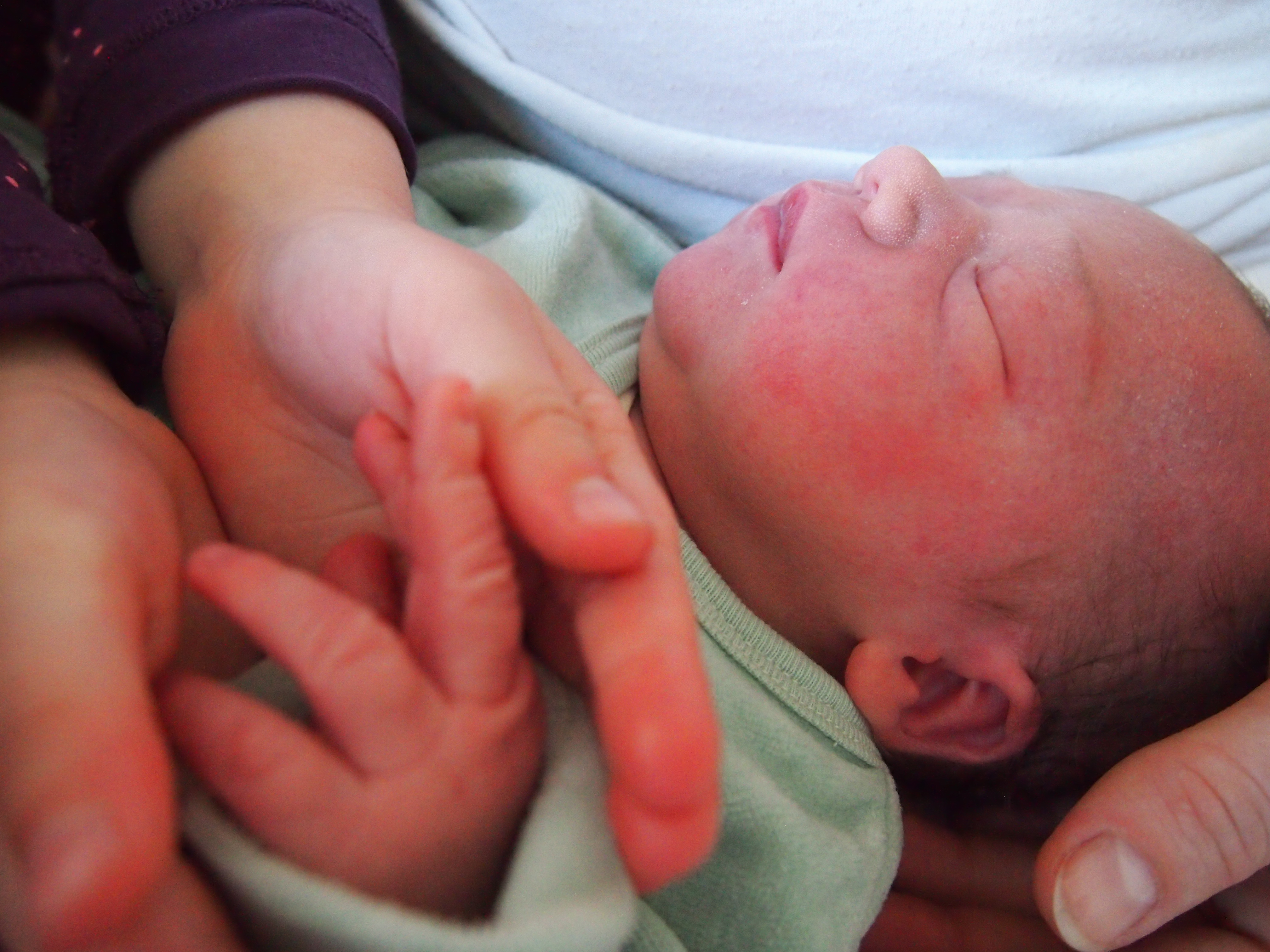 Newborn Baby Theo bei The Day That auf Mummy Mag